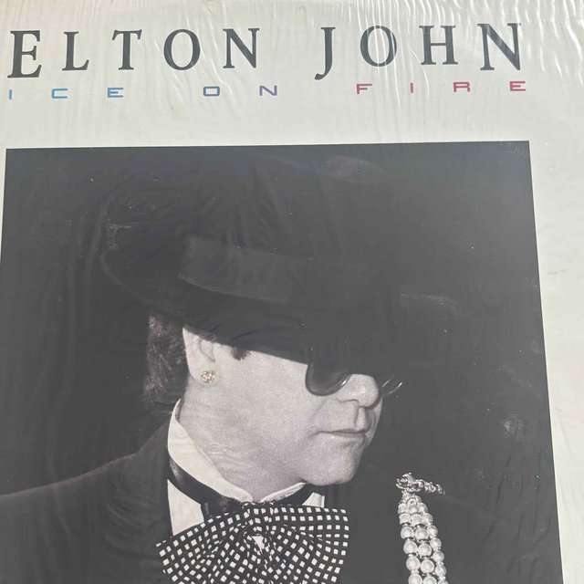 Elton John : Ice on Fire : LP Cond. = VG