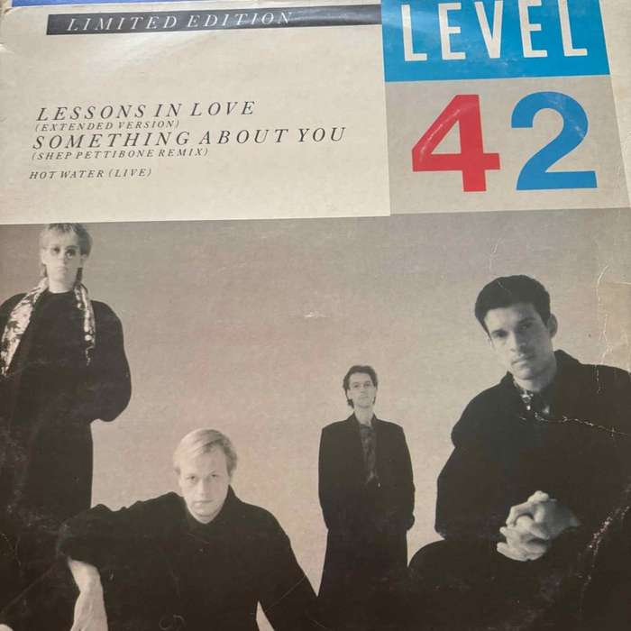Level 42 : Level Best : LP Cond. = VG S=G