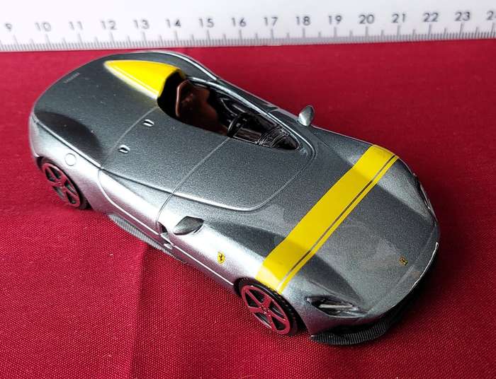 Bburago 1:43 Ferrari Monza SP1 - Die Cast Scale Model