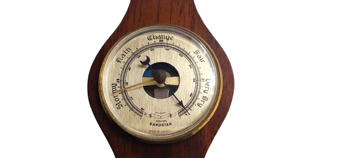 Small Barometer with a thermometer made by Barostar