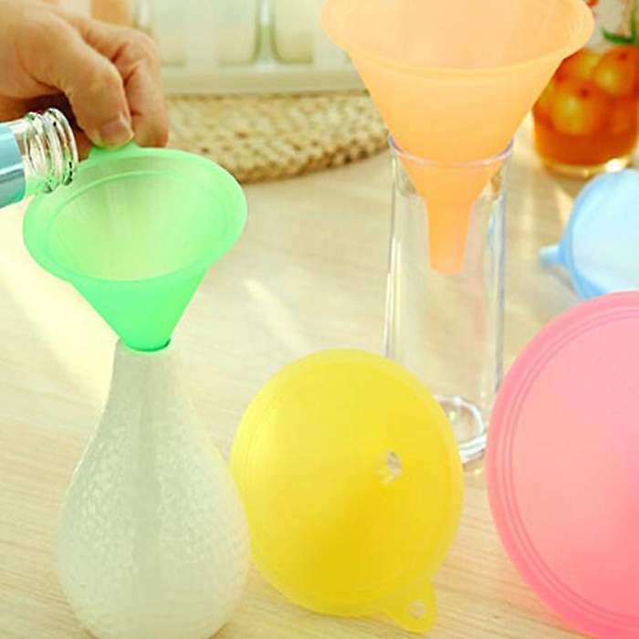 5 Pcs 5 Size Colorful Plastic Liquid Oil Funnel