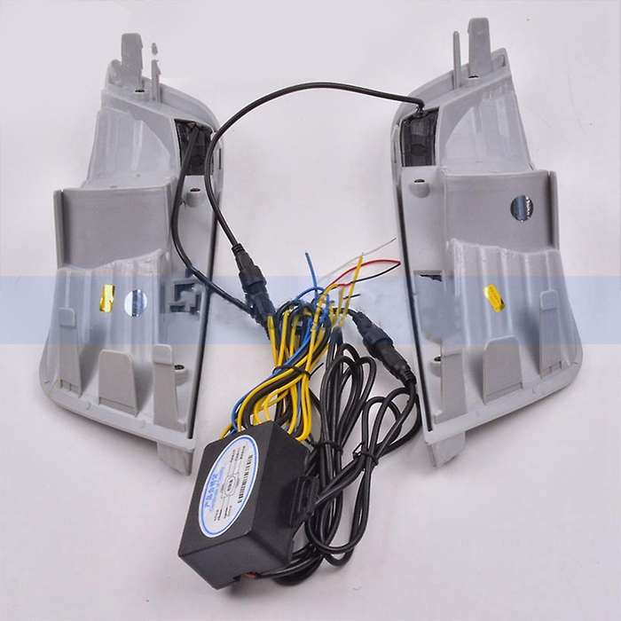 1Pair White Light LED DRL Day Light Turning Signal Lamp Front Bumper Fog Light for 2015-2018