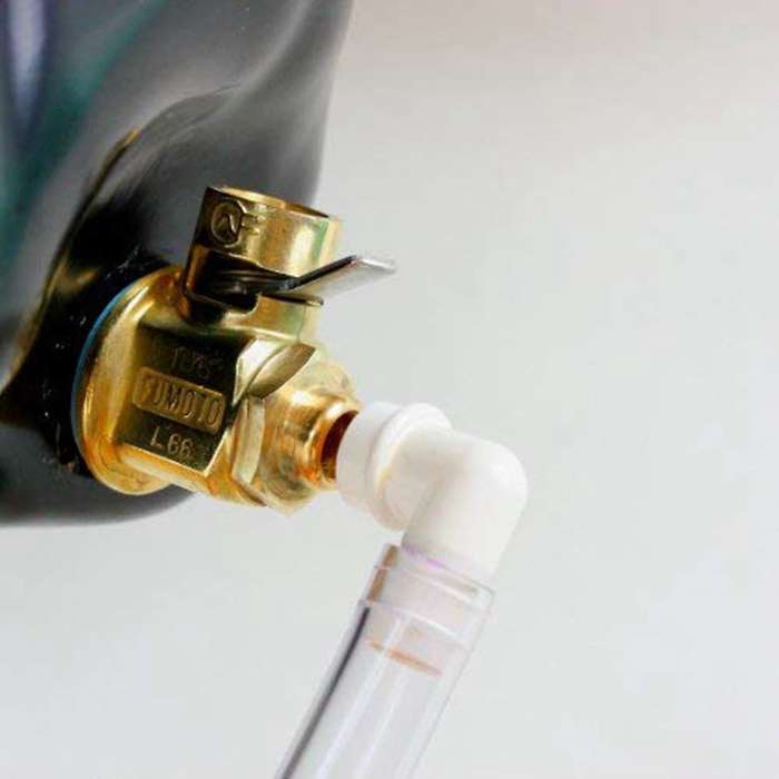 F105S Oil Drain Valve M20-1.5 Threads with Lever Clip for Luv - Older
