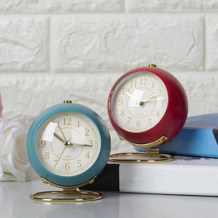 Bedroom Alarm Clock Desk Analog Alarm Clock Ultra-quiet Metal,red