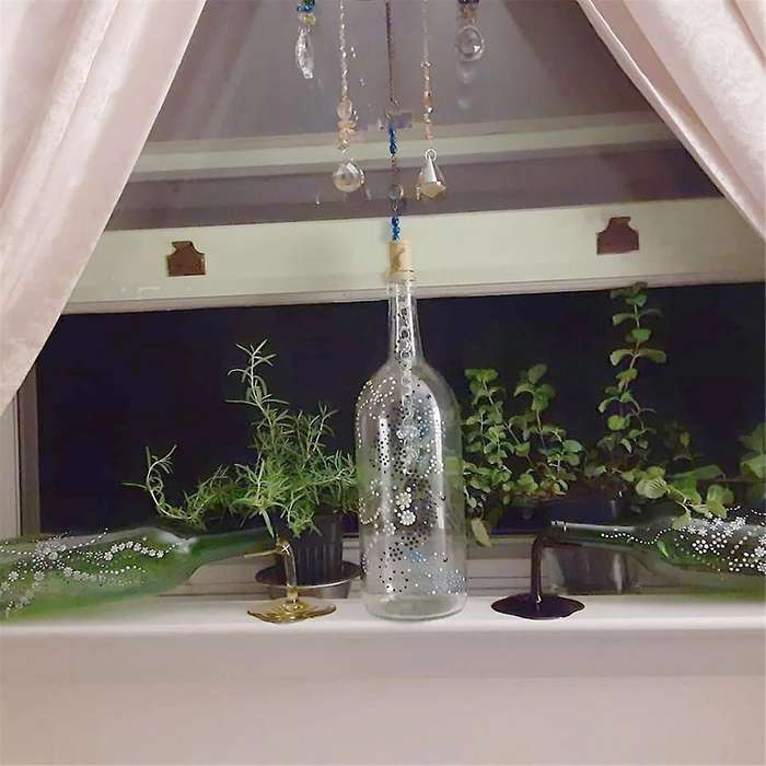 2PCS Mini Wine Bottle Stand Red Gold Individuality Acrylic Spilled Holder Desktop Rack Ornament