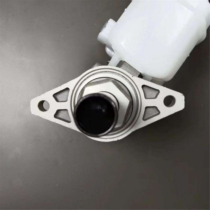 47028-60010 Brake Master Cylinder for Land Cruiser Prado Grj120 125 Rzj120 Trj120 125 2002-2009
