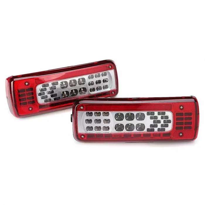 Left Rear Brake Signal Light 24V LED Tail Lamp 82483074 for Trucks Series FM450 FM460 FMX500