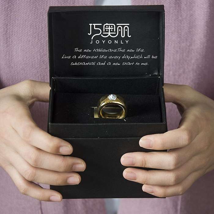 Joyonly Creative Wedding Gift Couple Cartoon Elegant(silver Handle)