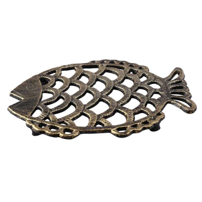 Cast Iron Fish Trivet, 7.5x6inch Decorative Pattern for Cookware