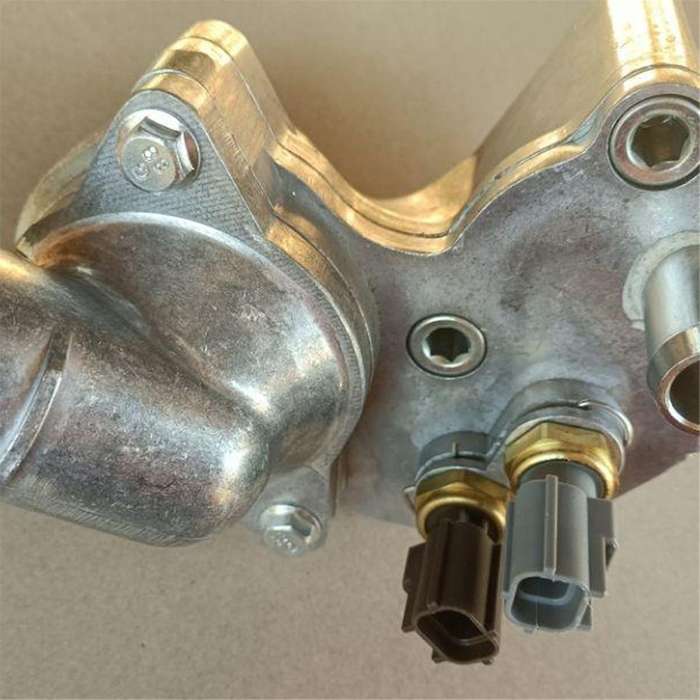 5R3E-8A586-CB Aluminum Thermostat Housing Assembly with Dual Sensors for 4.0L NA 2005-2010