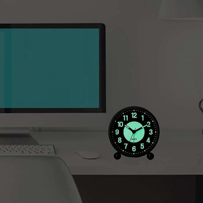 Alarm Clock Luminous 4 Inchround Silent Analog Table Clock Non-ticking,battery Operated with Loud A