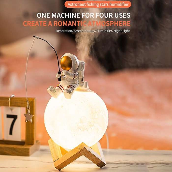 Astronaut Figurines Humidifier Cold Fog Machine Accessories Space Man Night Light for Bedroom Living