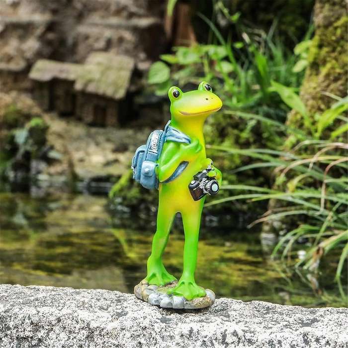 Miniature Garden Frog Figurines - Hiking Frog Carrying A Backpack, Resin Funny Frog Statue Outdoor