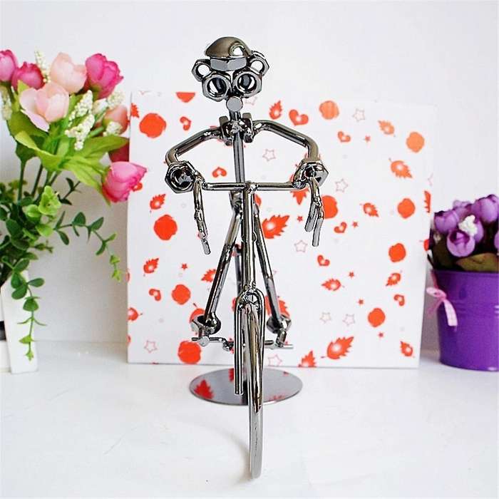 Retro Cyclists Model Iron Art Metal Bicycle Ornament A Man Riding Bike Statue Figurine for Home Libr
