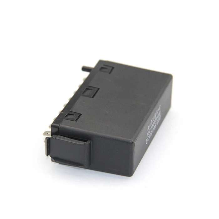 Turn Signal Relay Flasher Relay for Actros Arocs Series 0035446132 A0035443732 0035444332