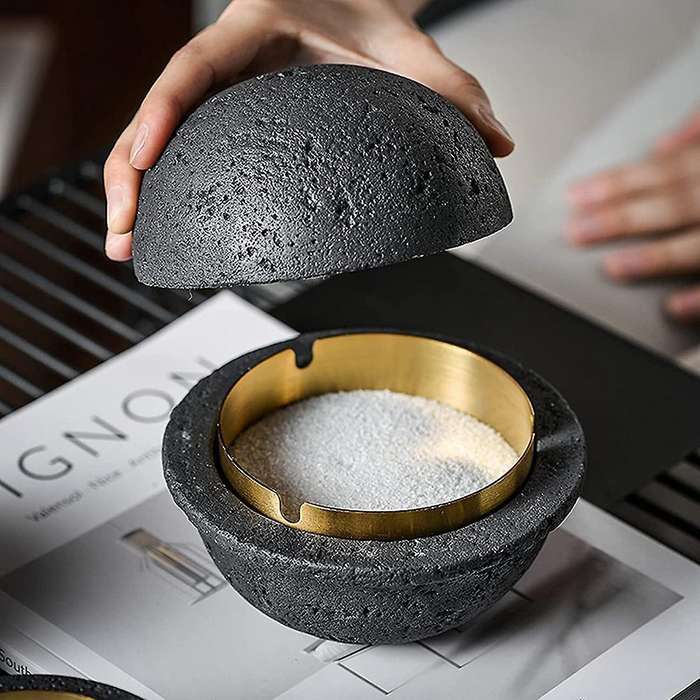 Creative Ashtray Ins Wind Home Living Room with Lid Decoration Black