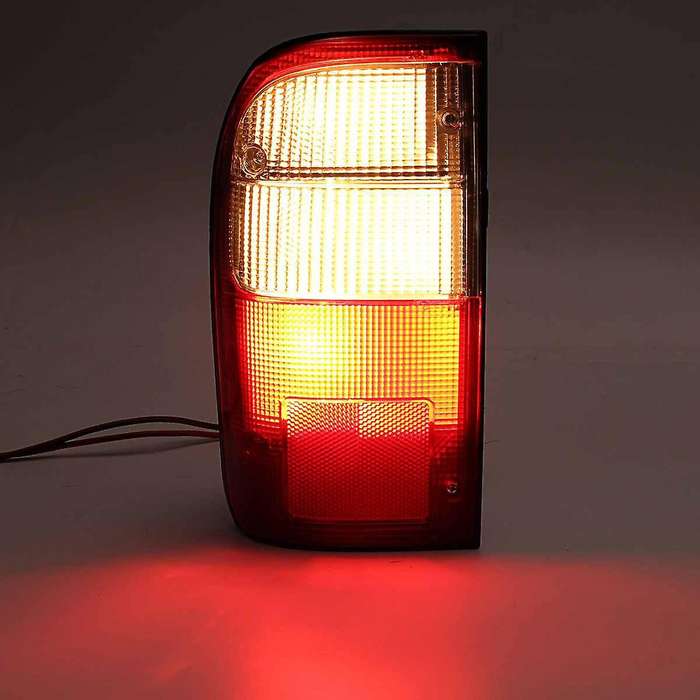 For Toyota Hilux 4 Mk4 97-06 Car Rear Tail Light with Wire Harness