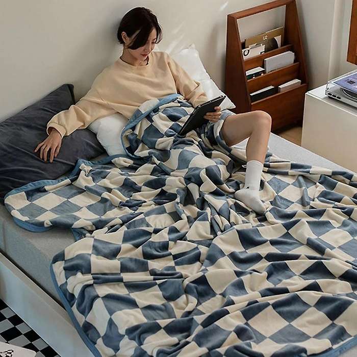Retro Checkerboard Flannel Blanket Sleeping Four Seasons Cover C