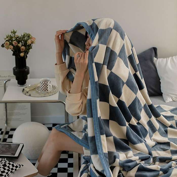 Retro Checkerboard Flannel Blanket Sleeping Four Seasons Cover C