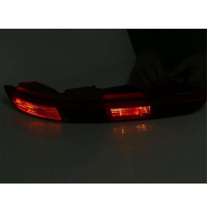 Car Rear Bumper Tail Light Reverse Lamp Red with Bulbs for Q3 2016-2018 8u0945096b 8u0945095b 8ud945