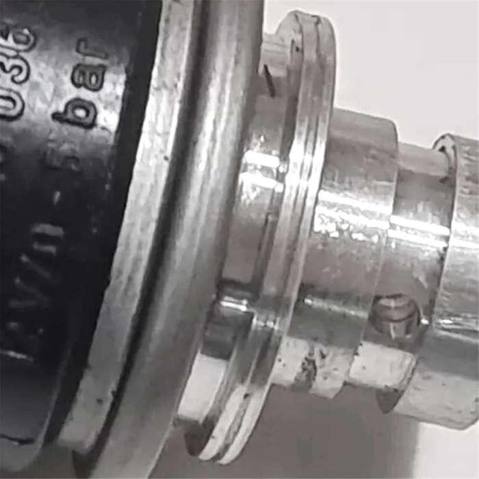 Car Transmission Shift Solenoid for C5 A6 S6 D2 A8 for 5HP19 5HP24 5HP30 1991-Up 0750132122, 026012