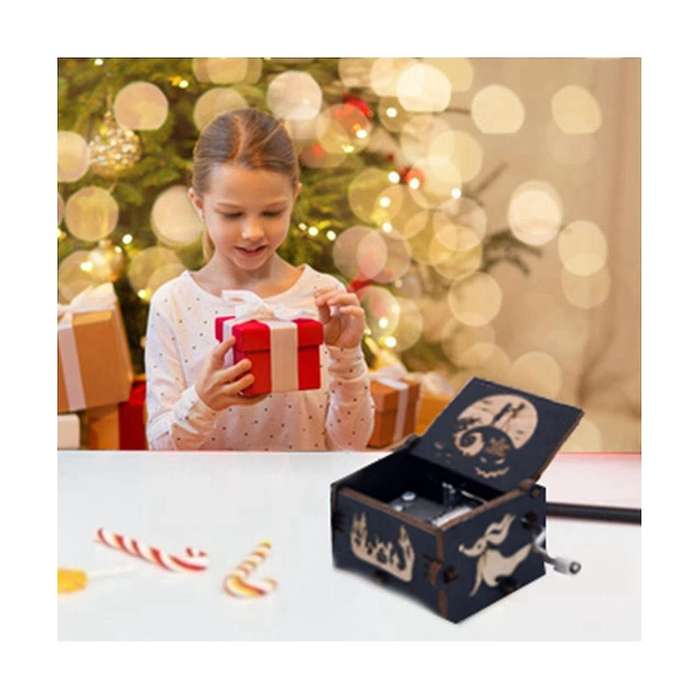 Wooden Engraved Christmas/halloween Hand-cranked Musical Box, Playing Melody This Is Halloween Musi