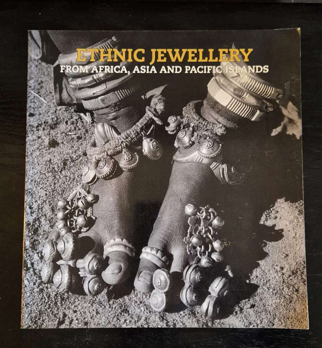 Ethnic Jewellery: From Africa, Asia and Pacific Islands  RenévanderStar (photographs by Michiel