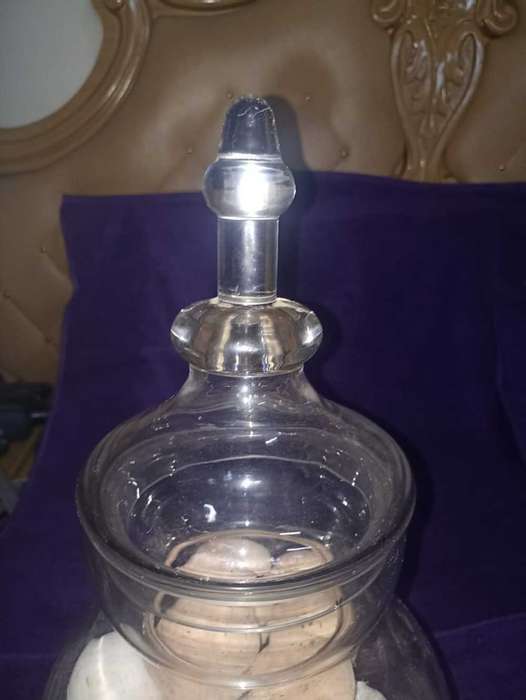 Wow  glass container with bath balls