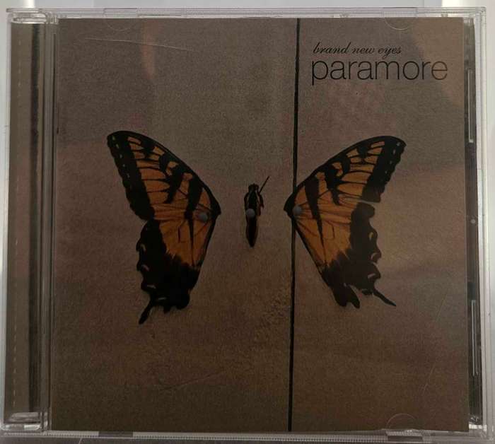 Brand new eyes PARAMORE 1581