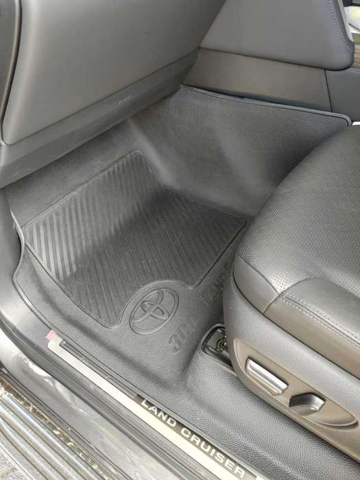 Toyota Landcruiser 300 Heavy duty Moulded Rubber Mats