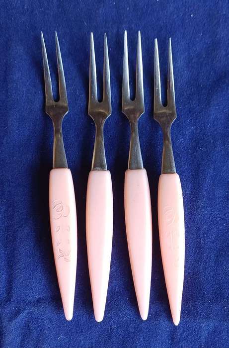 4 x Vintage cocktail forks