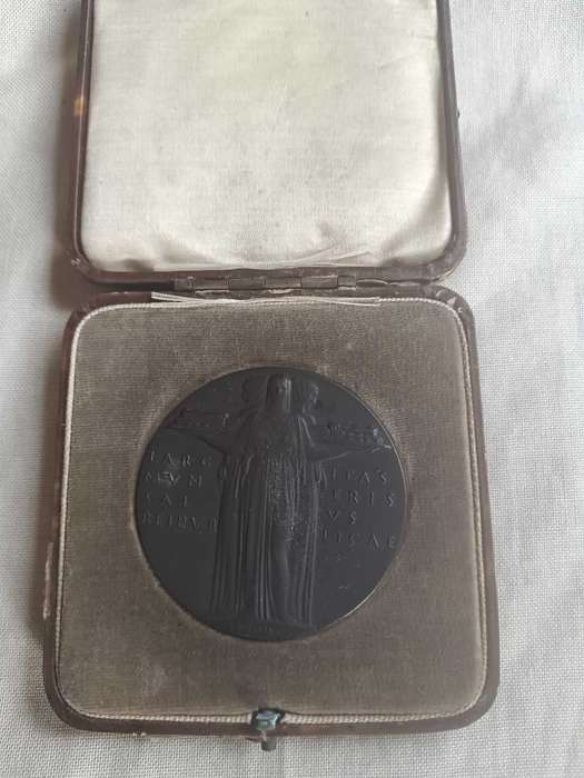 Bronze Medallion with Original Case for National Emergency  General Strike May 1926