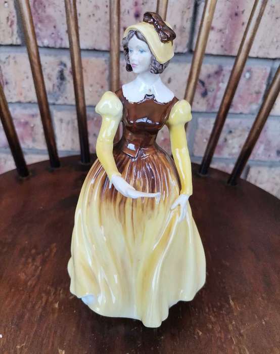 Coalport figurine - Letter from a lover