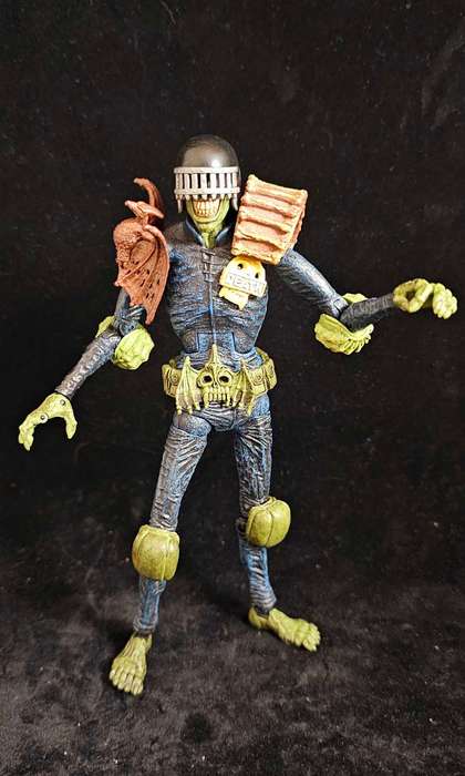 ToyBiz Legendary Comic Book Heroes Judge Dredd vs Judge Death