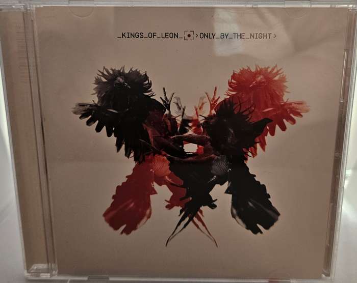 Kings of Leon Only by the Night    (656)