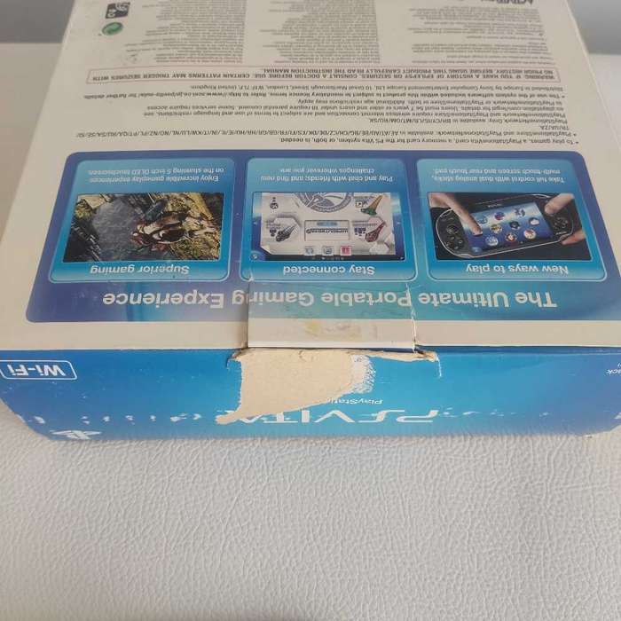 Sony Ps Vita Oled PCH 1003 Black Ops wi fi bundle