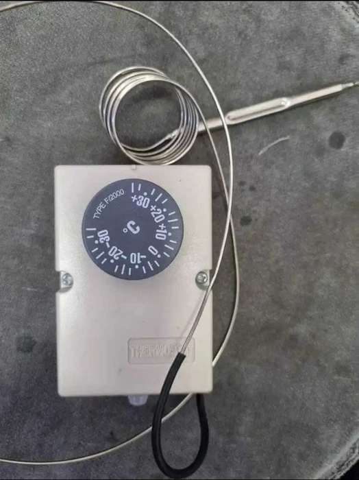 THERMOSTAT : MINUS 30 - PLUS 30 DEGREES.