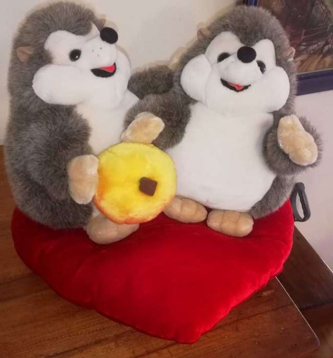 2x Large Porcupines holding a pumpkin sitting on a big red Heart! 38cm.