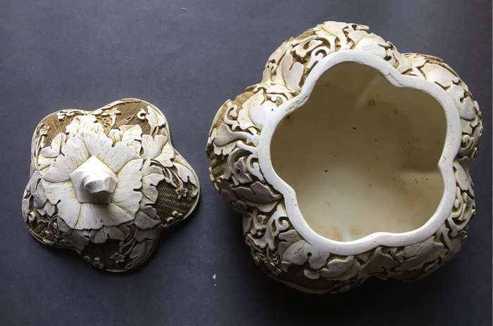 Vintage Chinese Cinnabar bowl