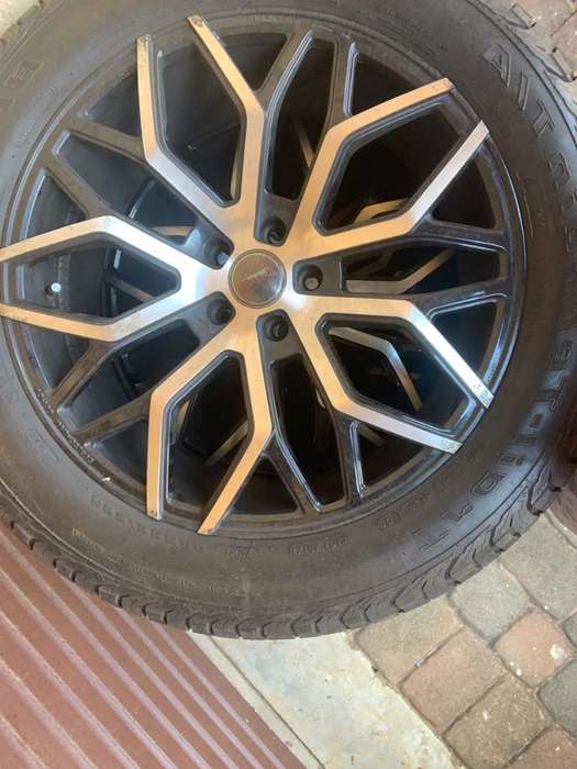 255/55/20 Tyres and Mags For Sale