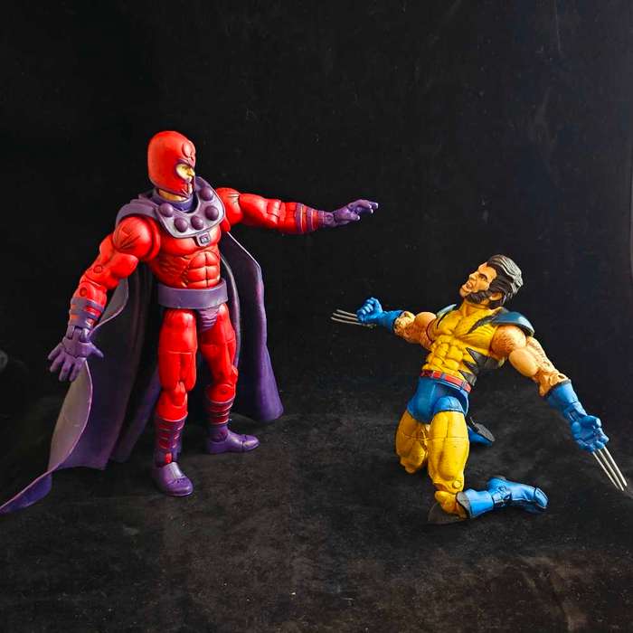 ToyBiz Marvel Legends Magneto
