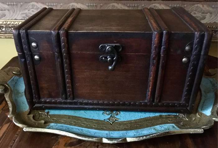 Vintage wooden jewellery box