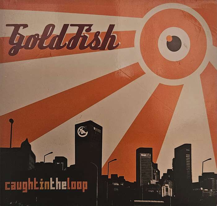 Gold Fish Caught in the Loop    (575)
