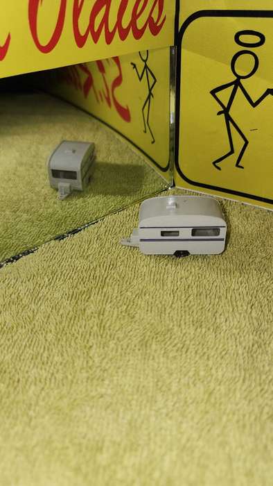 Caravan / Camper Van by Wikjng