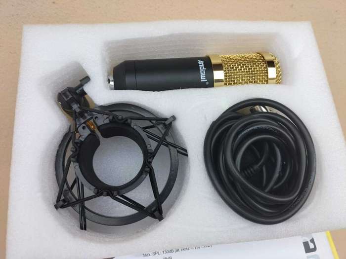 Condenser Microphone with Shock Mount 3.5mm Stereo Plug
