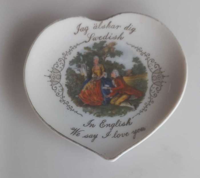 Small heart shaped plate