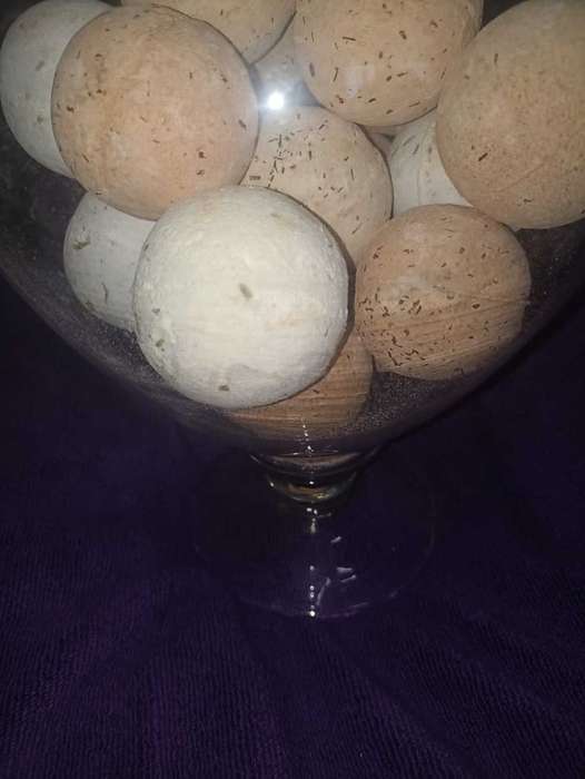 Wow  glass container with bath balls