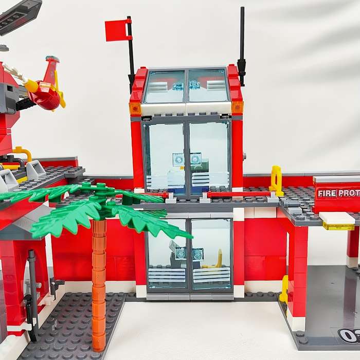 Building Toy Architectural Model Toy Set Items No. 07  758 Pieces