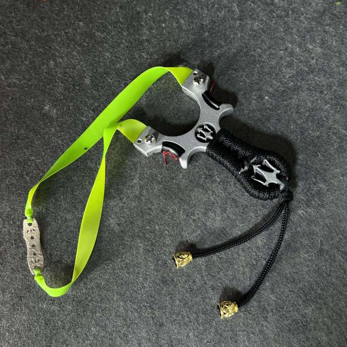 Slingshot Color Black