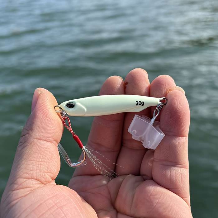 1pc 40g Luminous Metal Lure Fishing Bait Durable Iron ABS Construction